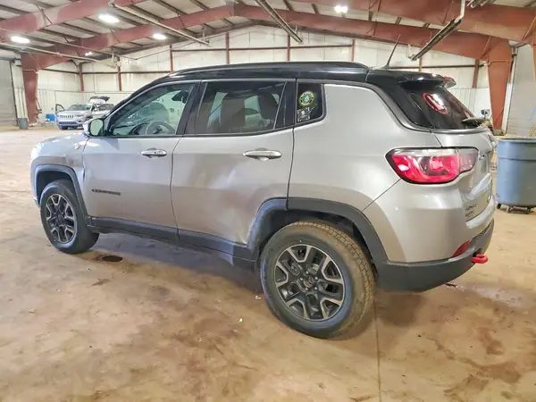 3C4NJDDB0KT668960 2019 JEEP COMPASS - Image 2