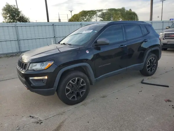 3C4NJDDB0KT671440 2019 JEEP COMPASS - Image 1