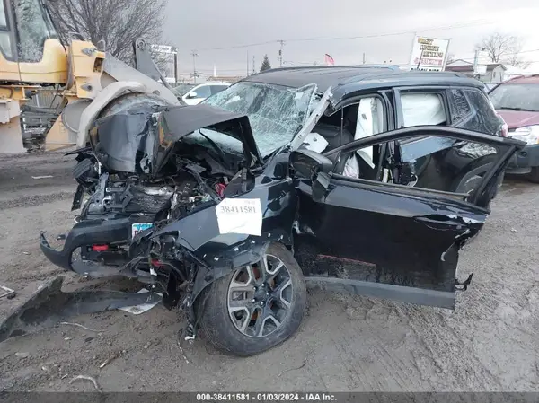 3C4NJDDB0KT671633 2019 JEEP COMPASS - Image 2