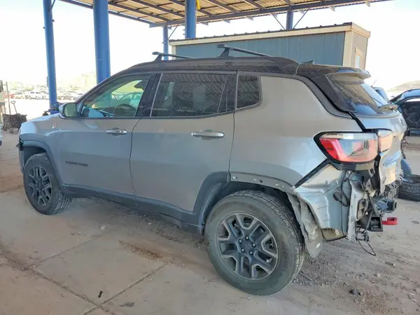3C4NJDDB0KT671728 2019 JEEP COMPASS - Image 2