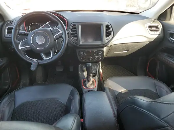 3C4NJDDB0KT682468 2019 JEEP COMPASS - Image 8
