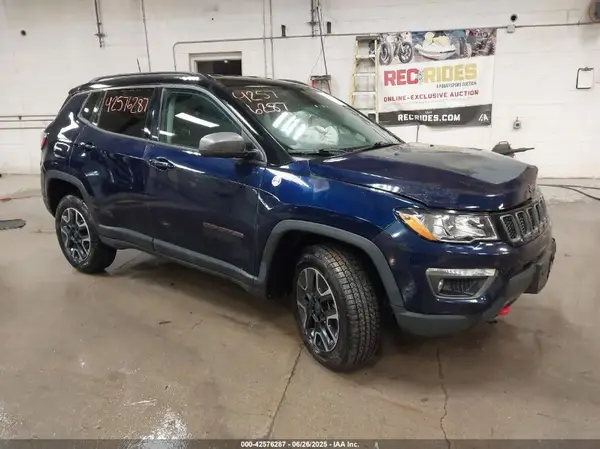 3C4NJDDB0KT709054 2019 JEEP COMPASS - Image 1