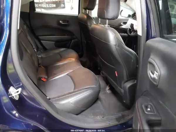 3C4NJDDB0KT709054 2019 JEEP COMPASS - Image 8
