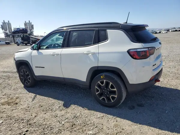 3C4NJDDB0KT709670 2019 JEEP COMPASS - Image 2