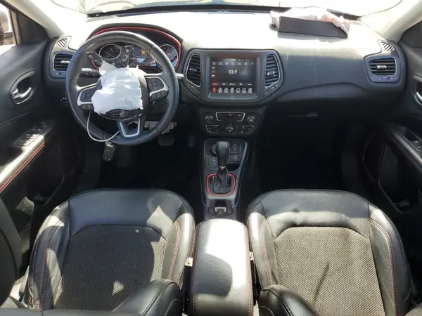 3C4NJDDB0KT709670 2019 JEEP COMPASS - Image 8