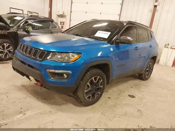 3C4NJDDB0KT709877 2019 JEEP COMPASS - Image 2