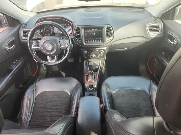 3C4NJDDB0KT712844 2019 JEEP COMPASS - Image 8