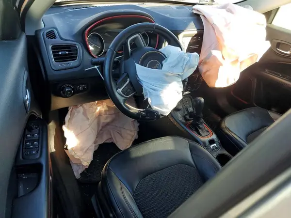 3C4NJDDB0KT713024 2019 JEEP COMPASS - Image 8