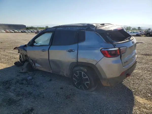 3C4NJDDB0KT713055 2019 JEEP COMPASS - Image 2