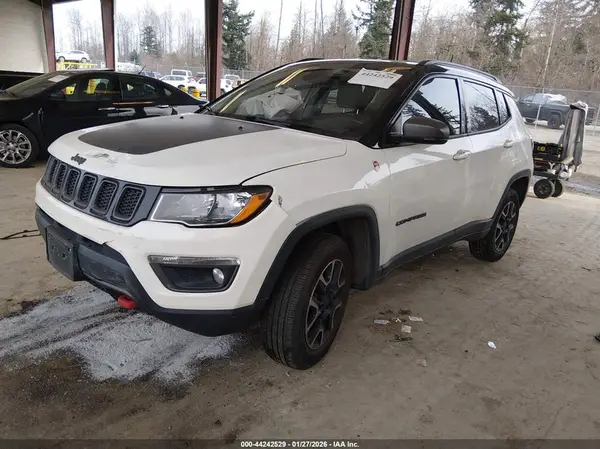 3C4NJDDB0KT713072 2019 JEEP COMPASS - Image 2