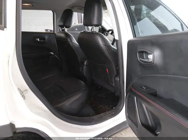 3C4NJDDB0KT713072 2019 JEEP COMPASS - Image 8
