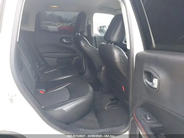 3C4NJDDB0KT733175 2019 JEEP COMPASS - Image 8