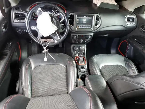 3C4NJDDB0KT739851 2019 JEEP COMPASS - Image 8