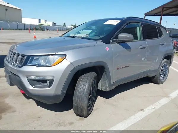 3C4NJDDB0KT747819 2019 JEEP COMPASS - Image 2
