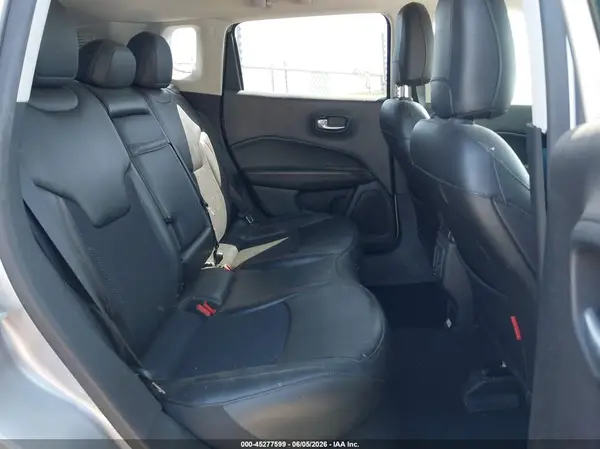 3C4NJDDB0KT747819 2019 JEEP COMPASS - Image 8