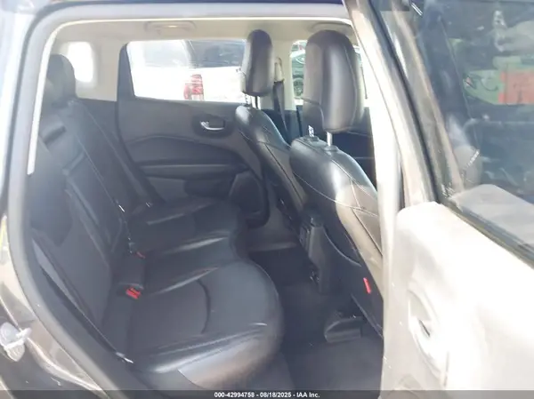 3C4NJDDB0KT748002 2019 JEEP COMPASS - Image 8