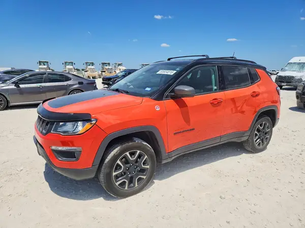 3C4NJDDB0KT760425 2019 JEEP COMPASS - Image 1