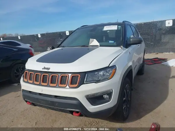 3C4NJDDB0KT780545 2019 JEEP COMPASS - Image 2