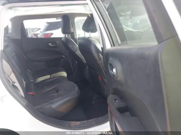 3C4NJDDB0KT780545 2019 JEEP COMPASS - Image 8