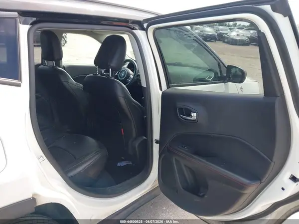3C4NJDDB0KT795935 2019 JEEP COMPASS - Image 8