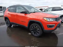 3C4NJDDB0KT817111 2019 JEEP COMPASS
