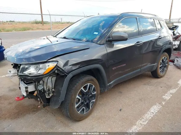 3C4NJDDB0LT111645 2020 JEEP COMPASS - Image 2