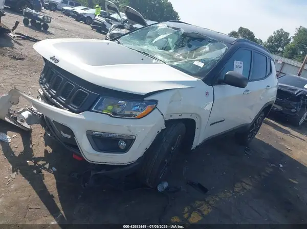 3C4NJDDB0LT166824 2020 JEEP COMPASS - Image 2