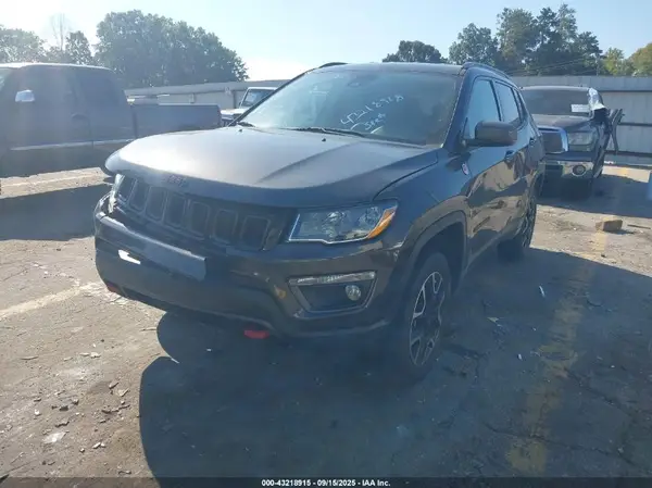 3C4NJDDB0MT523825 2021 JEEP COMPASS - Image 2