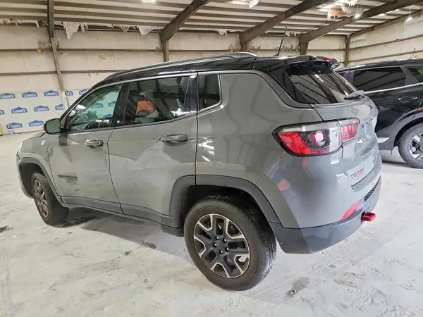 3C4NJDDB0MT529253 2021 JEEP COMPASS - Image 2
