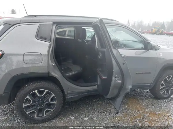 3C4NJDDB0MT536106 2021 JEEP COMPASS - Image 8