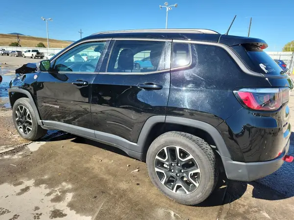 3C4NJDDB0MT545422 2021 JEEP COMPASS - Image 2