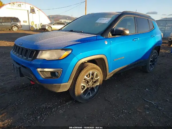 3C4NJDDB0MT551169 2021 JEEP COMPASS - Image 2