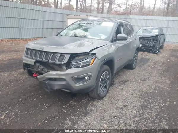 3C4NJDDB0MT555450 2021 JEEP COMPASS - Image 2