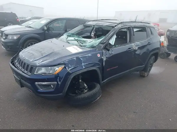 3C4NJDDB0MT588836 2021 JEEP COMPASS - Image 2