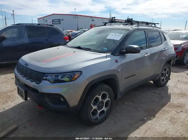 3C4NJDDB0NT102138 2022 JEEP COMPASS - Image 2