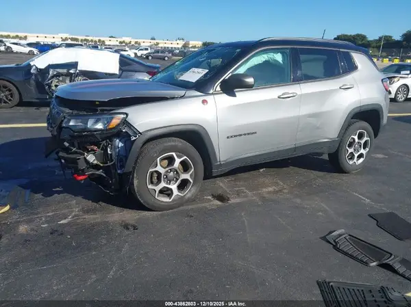 3C4NJDDB0NT105444 2022 JEEP COMPASS - Image 2
