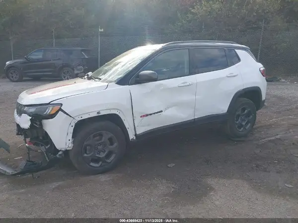 3C4NJDDB0NT130294 2022 JEEP COMPASS - Image 2