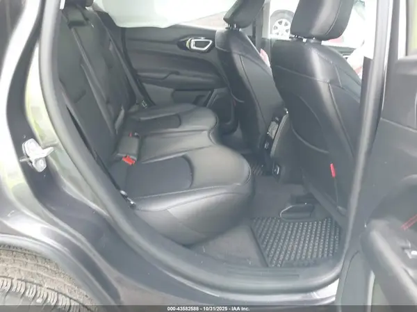 3C4NJDDB0NT135897 2022 JEEP COMPASS - Image 8