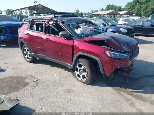3C4NJDDB0NT162369 2022 JEEP COMPASS - Image 1