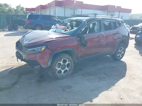 3C4NJDDB0NT162369 2022 JEEP COMPASS - Image 2