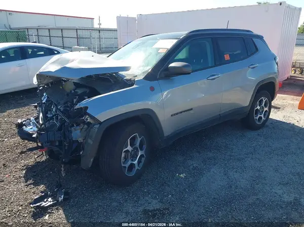 3C4NJDDB0NT171072 2022 JEEP COMPASS - Image 2
