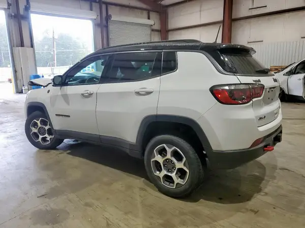 3C4NJDDB0NT176174 2022 JEEP COMPASS - Image 2