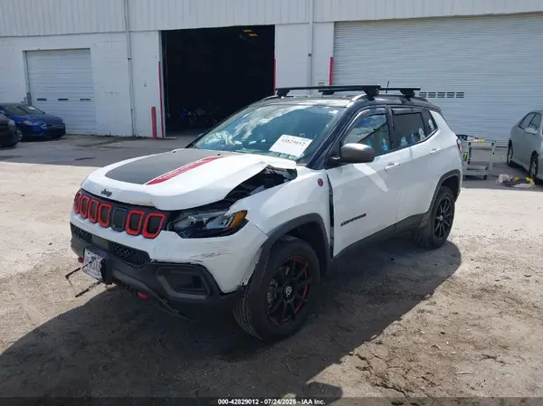3C4NJDDB0NT183769 2022 JEEP COMPASS - Image 2