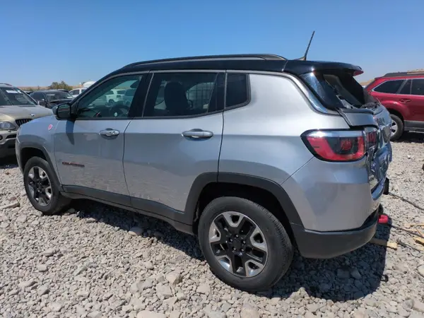 3C4NJDDB1HT596918 2017 JEEP COMPASS - Image 2