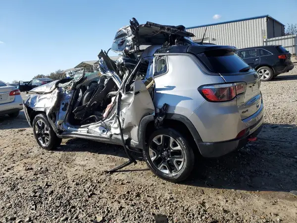 3C4NJDDB1HT640609 2017 JEEP COMPASS - Image 2