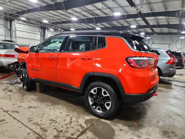 3C4NJDDB1HT647043 2017 JEEP COMPASS - Image 2