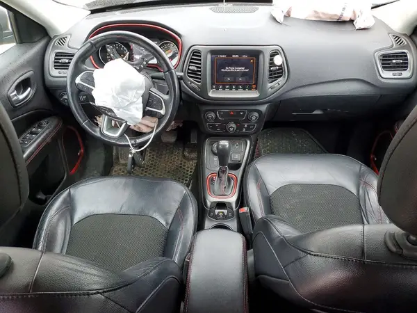 3C4NJDDB1HT688000 2017 JEEP COMPASS - Image 8