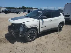 3C4NJDDB1JT130282 2018 JEEP COMPASS