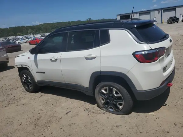 3C4NJDDB1JT130282 2018 JEEP COMPASS - Image 2