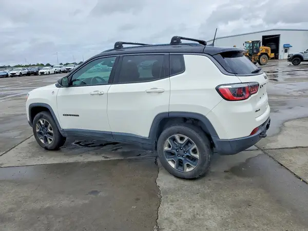 3C4NJDDB1JT131593 2018 JEEP COMPASS - Image 2